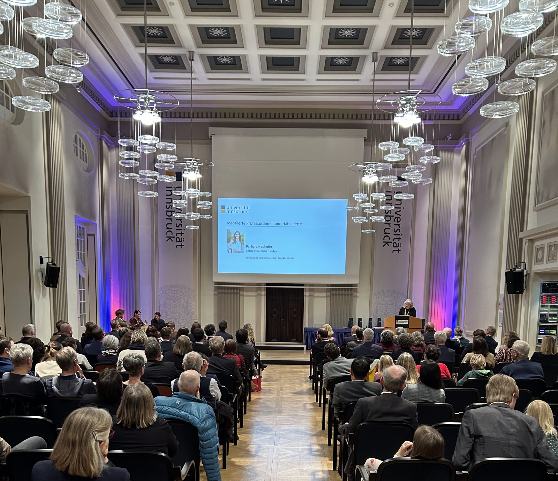 Barbara Neuhofer receives Habilitation in Business and Management at the University of Innsbruck